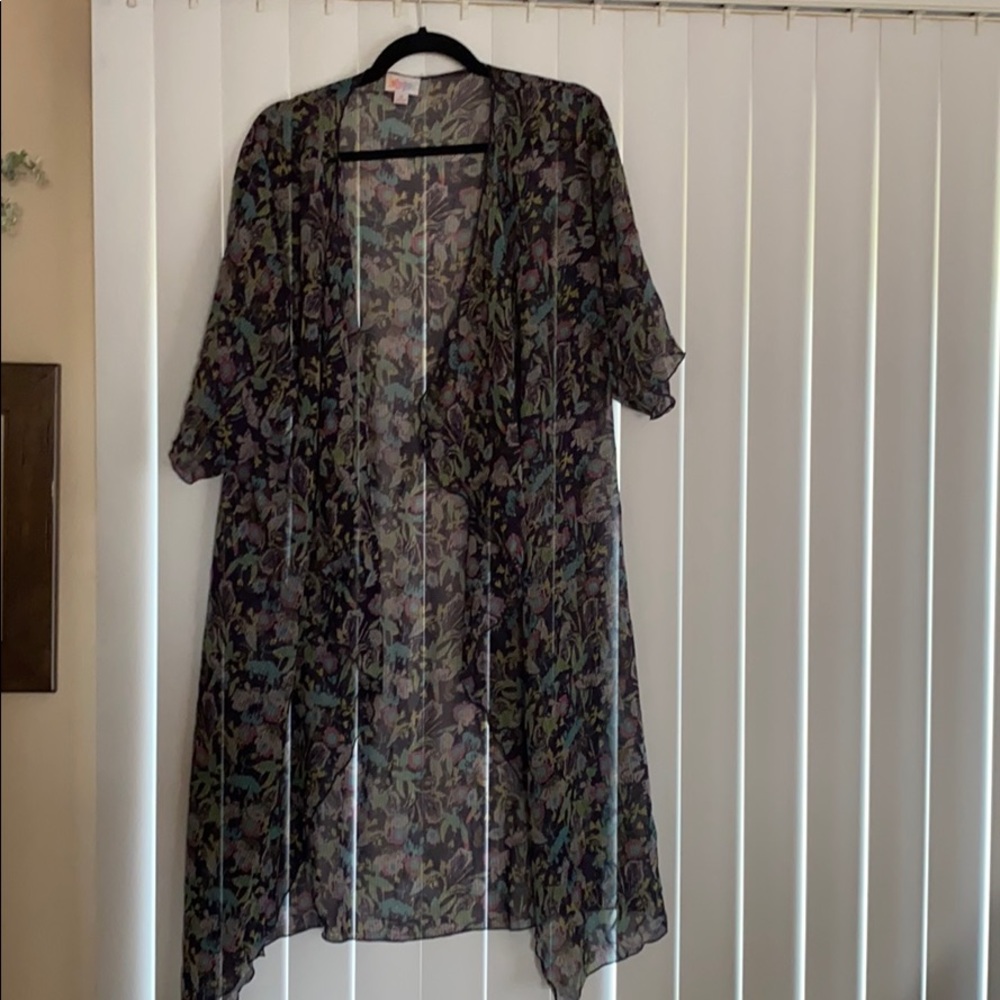 LuLaRoe Shirley - Size Medium
